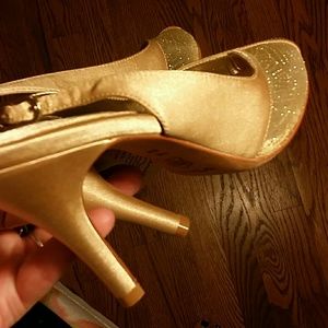 New Nina nude sparkle slingbacks